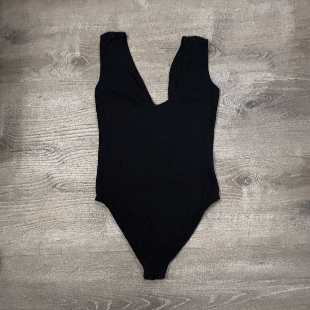 Free People Take Me Out Black Sleeveless Henley Bodysuit Size Medium - Picture 2 of 8
